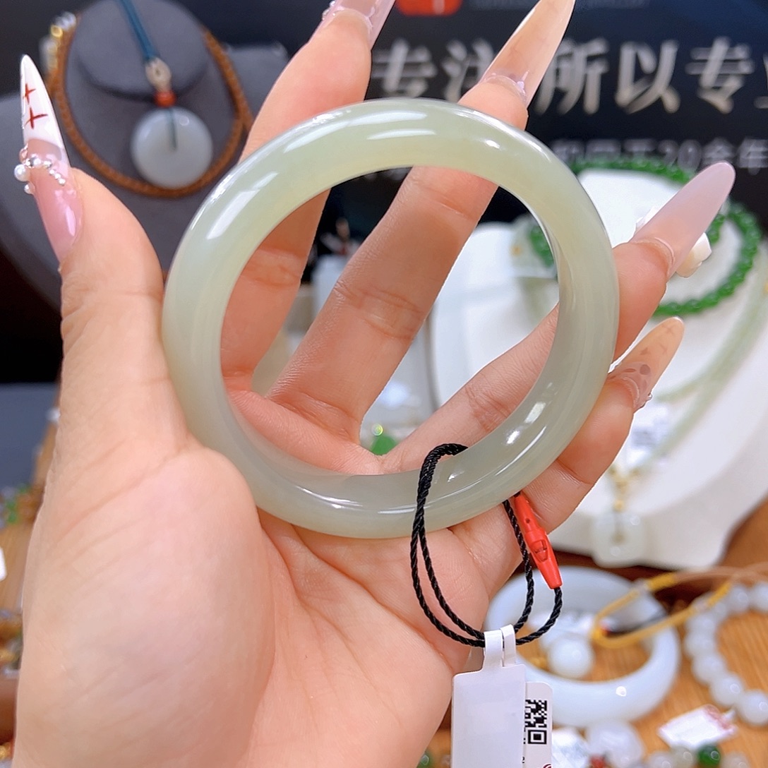 和田玉未镶嵌手镯sj