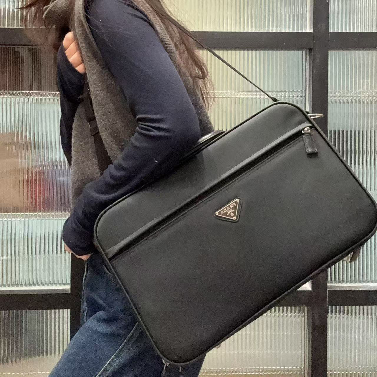 95新 Prada/普拉达 【蕾】 77 0222 黑色小号旅行手提箱斜挎包