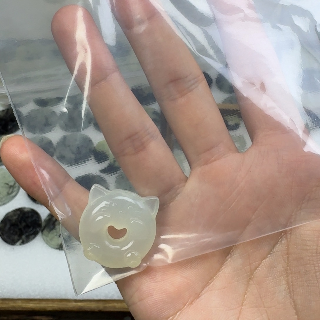 大***面蛇纹石玉未镶嵌项链