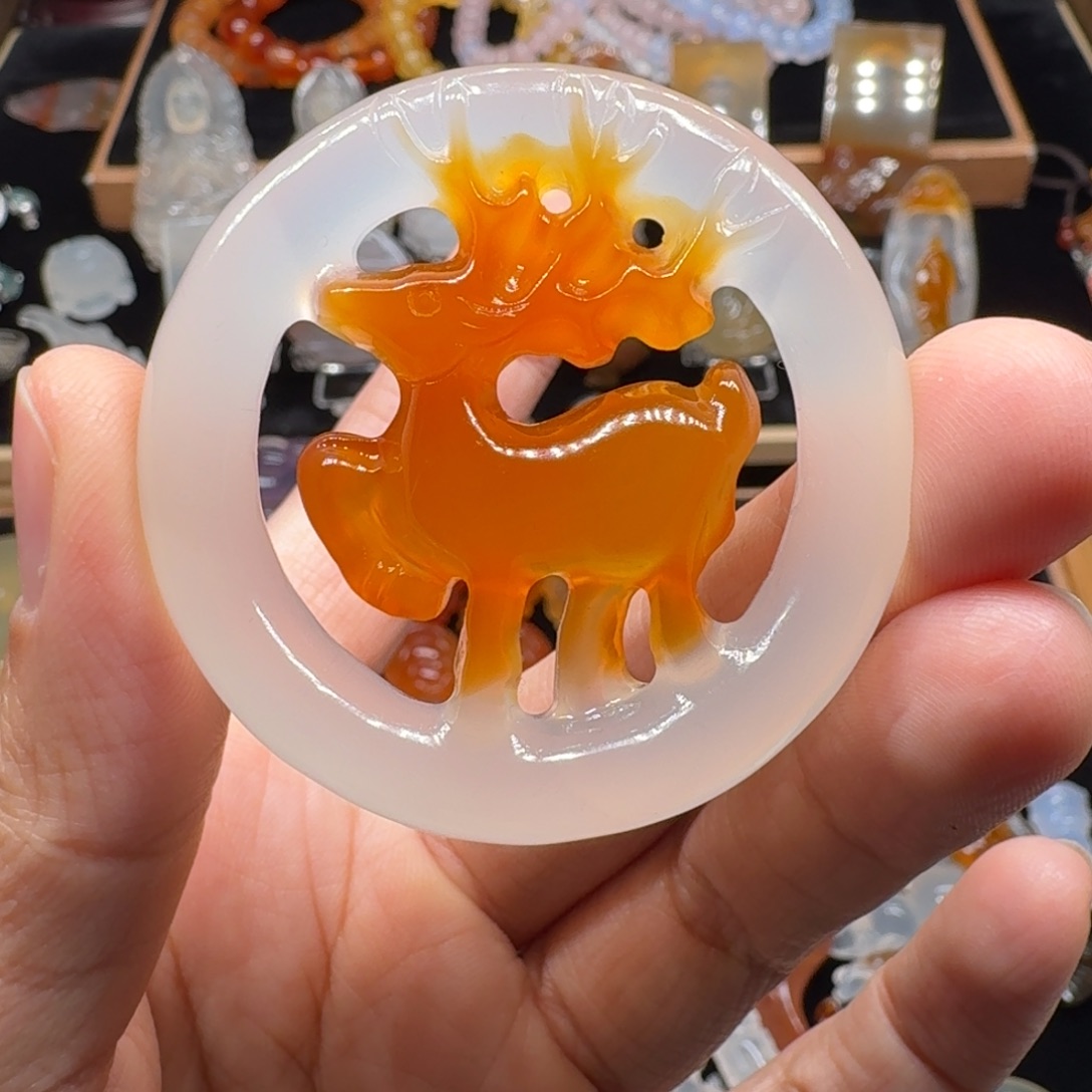 万****玛瑙/玉髓未镶嵌颈饰