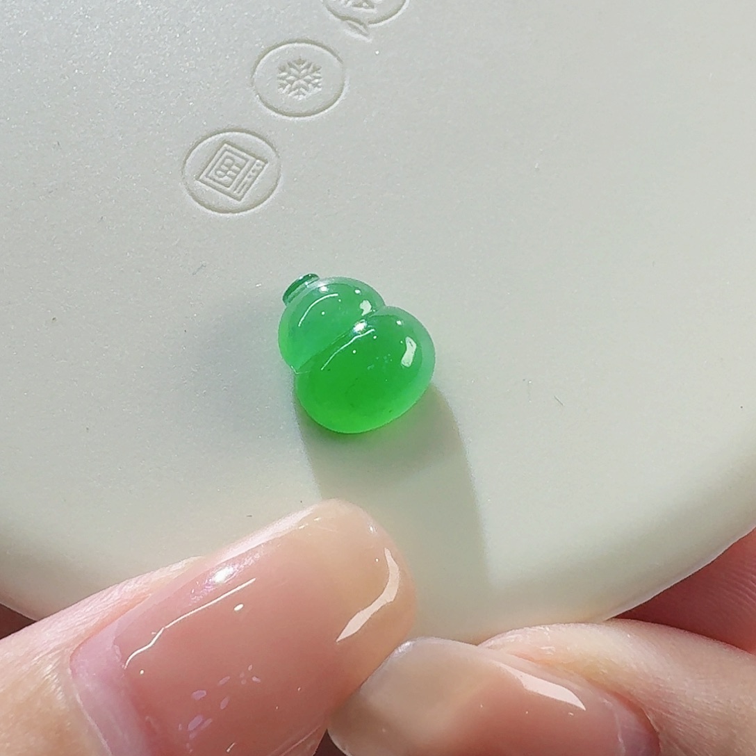 翡翠颈饰未镶嵌葫芦