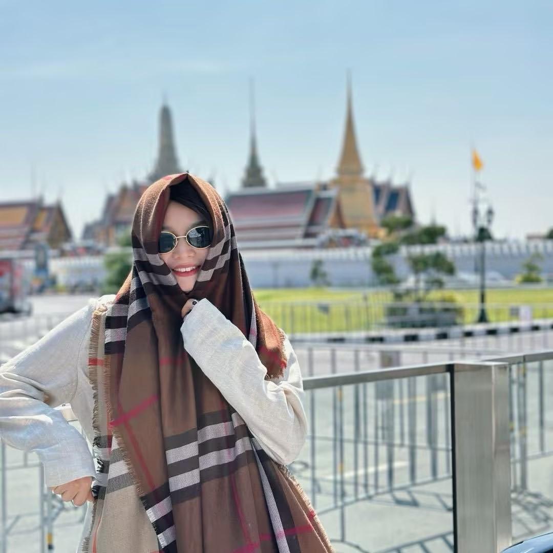 青丝宠粉V领女士套头衫210