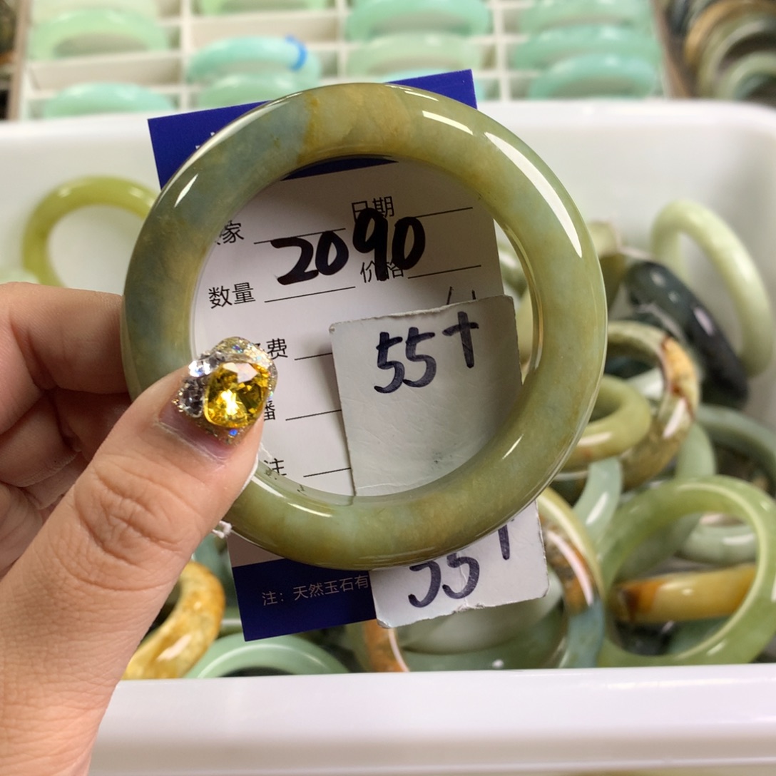 蛇纹石玉手镯未镶嵌2090