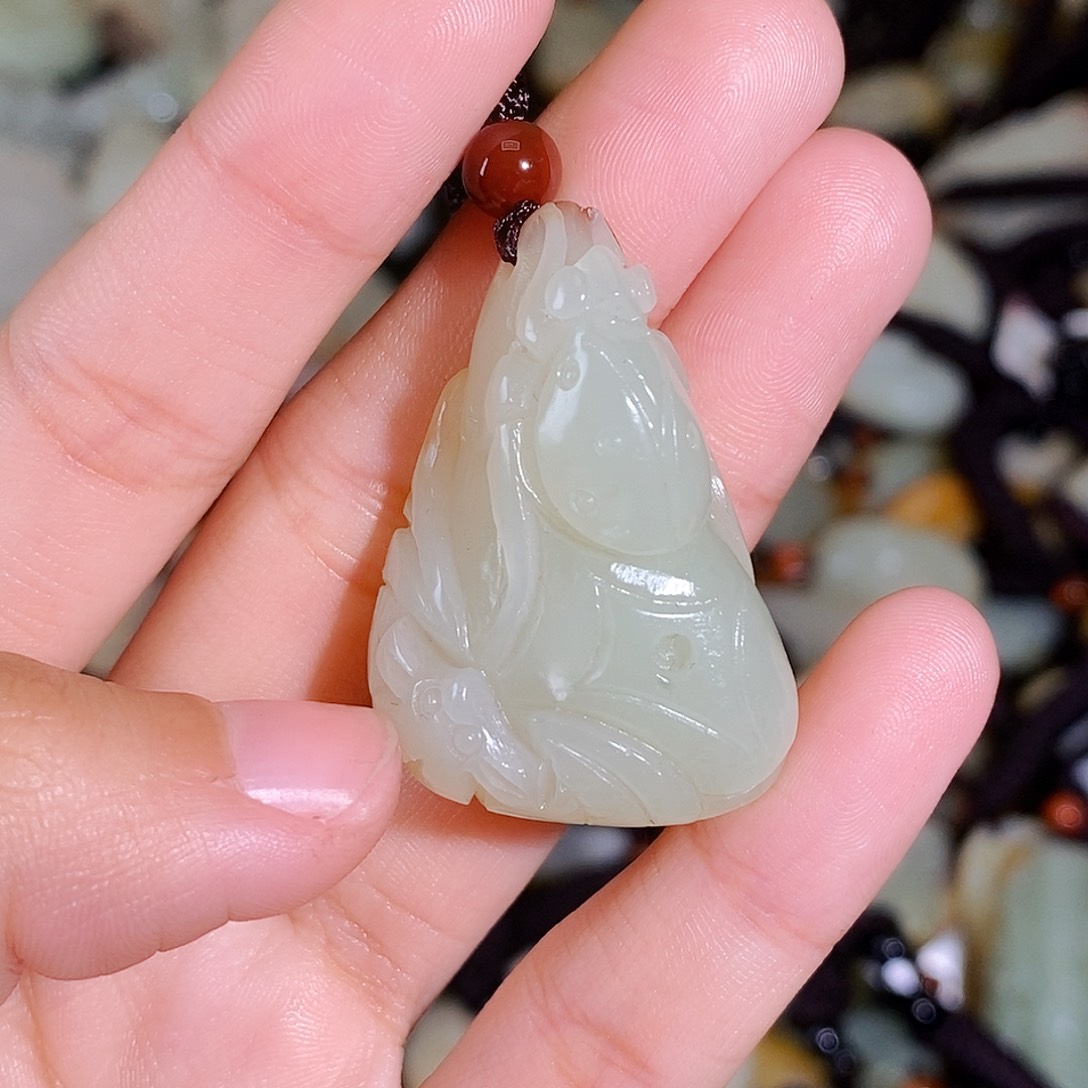 和田玉未镶嵌颈饰