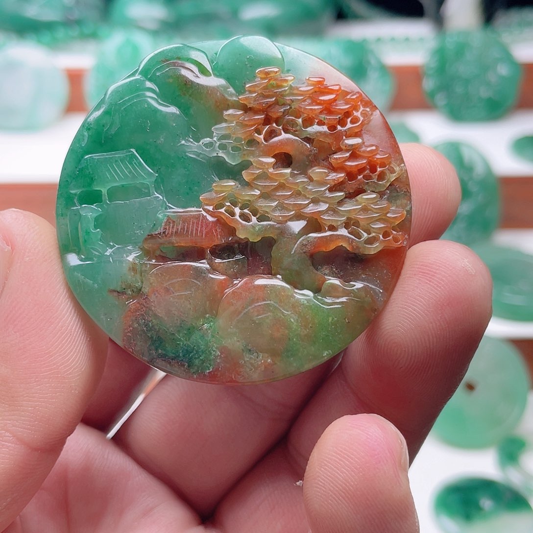 颈饰未镶嵌石英质玉