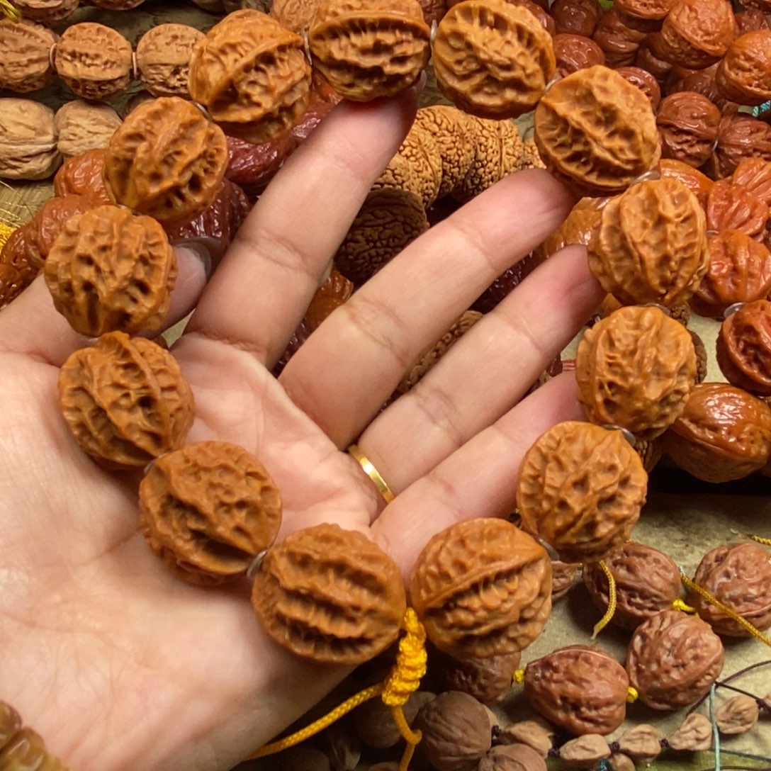 文玩核桃吊坠龙脊八棱文玩核桃