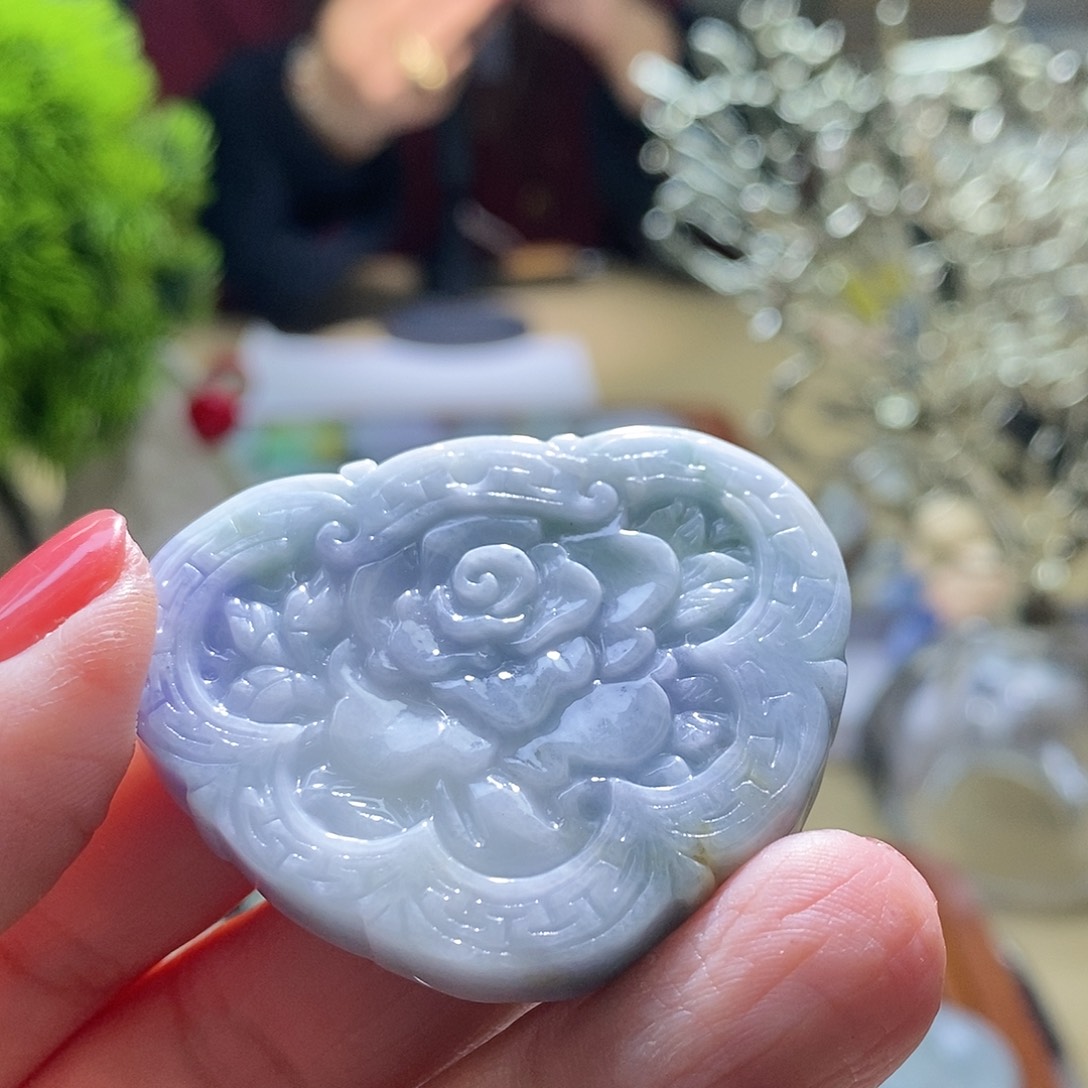 【闪购商品】翡翠颈饰未镶嵌花