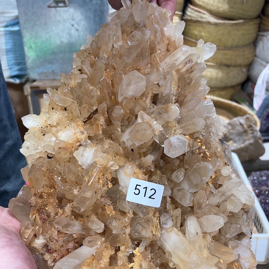 水晶摆件……未镶嵌
