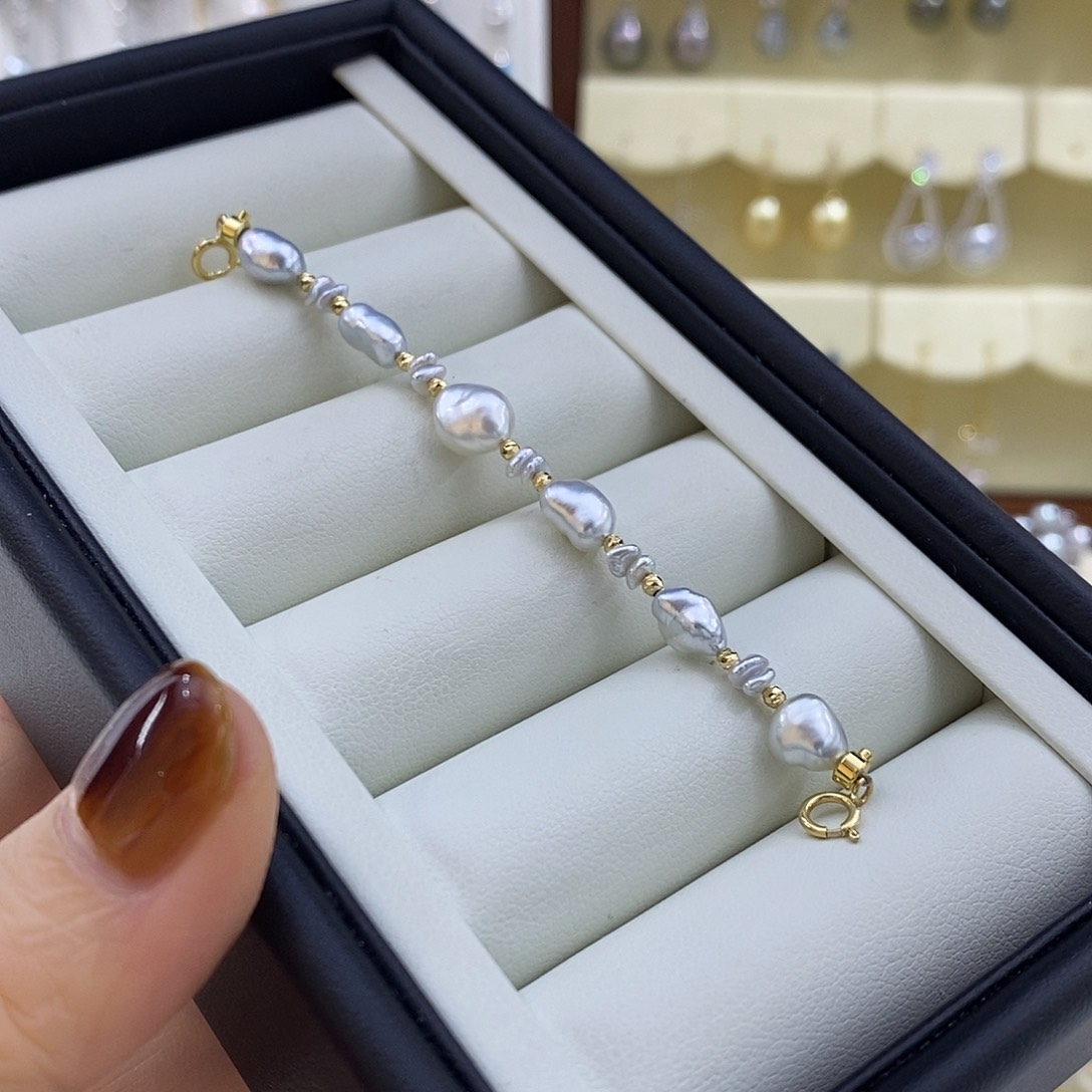 18K金镶嵌海水珍珠颈饰