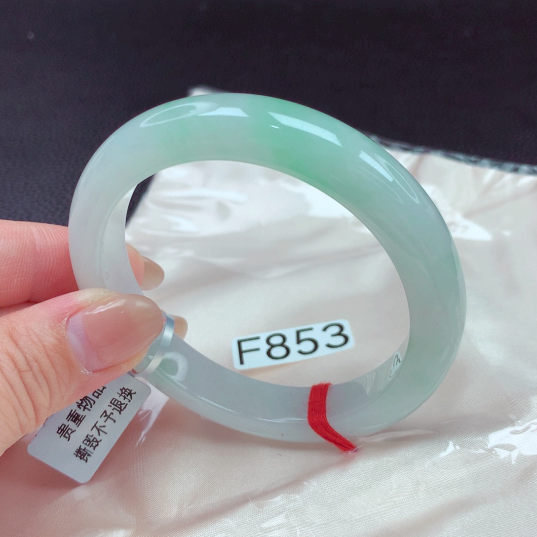 翡翠手镯未镶嵌手镯88