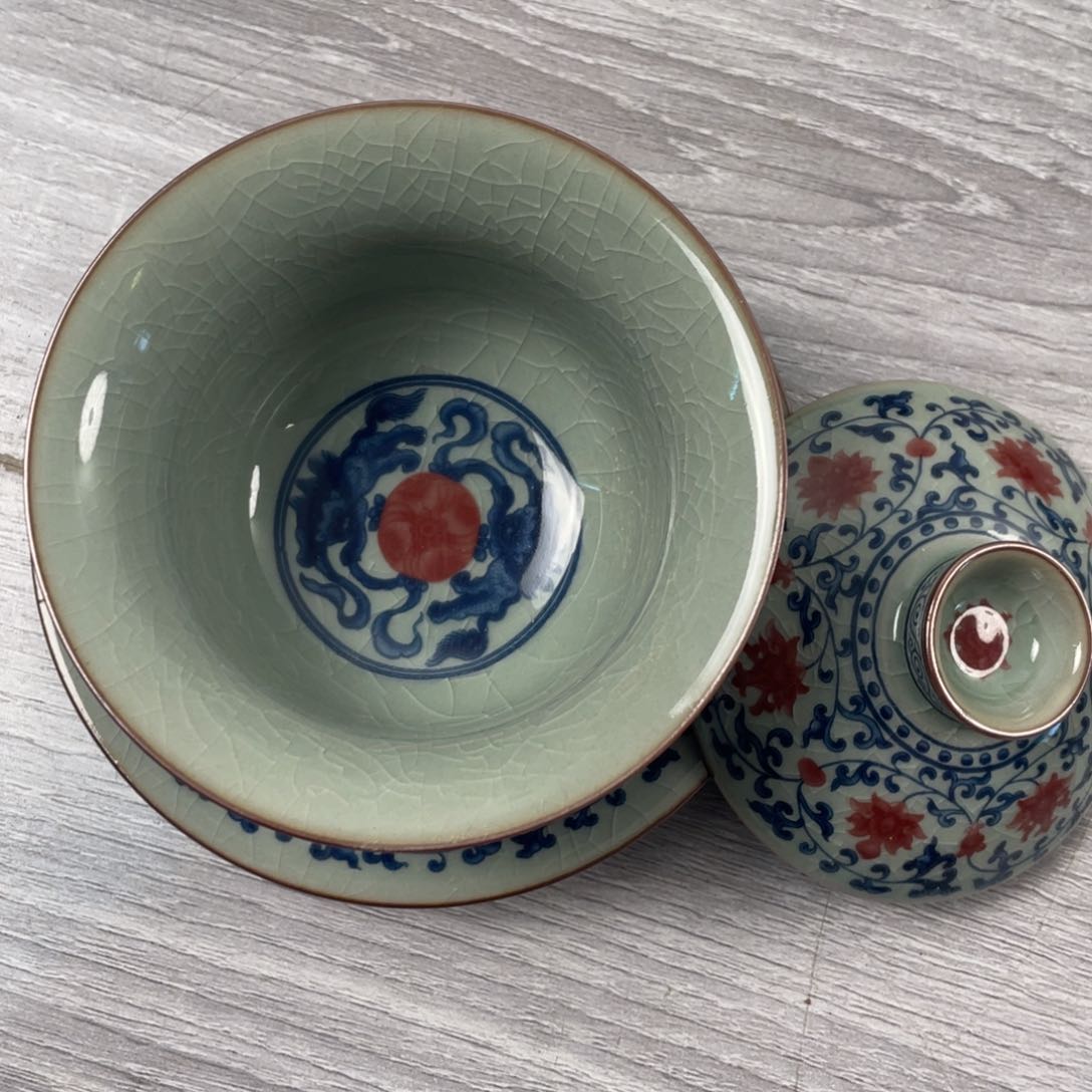 杯青花釉里红缠枝莲盖碗微瑕