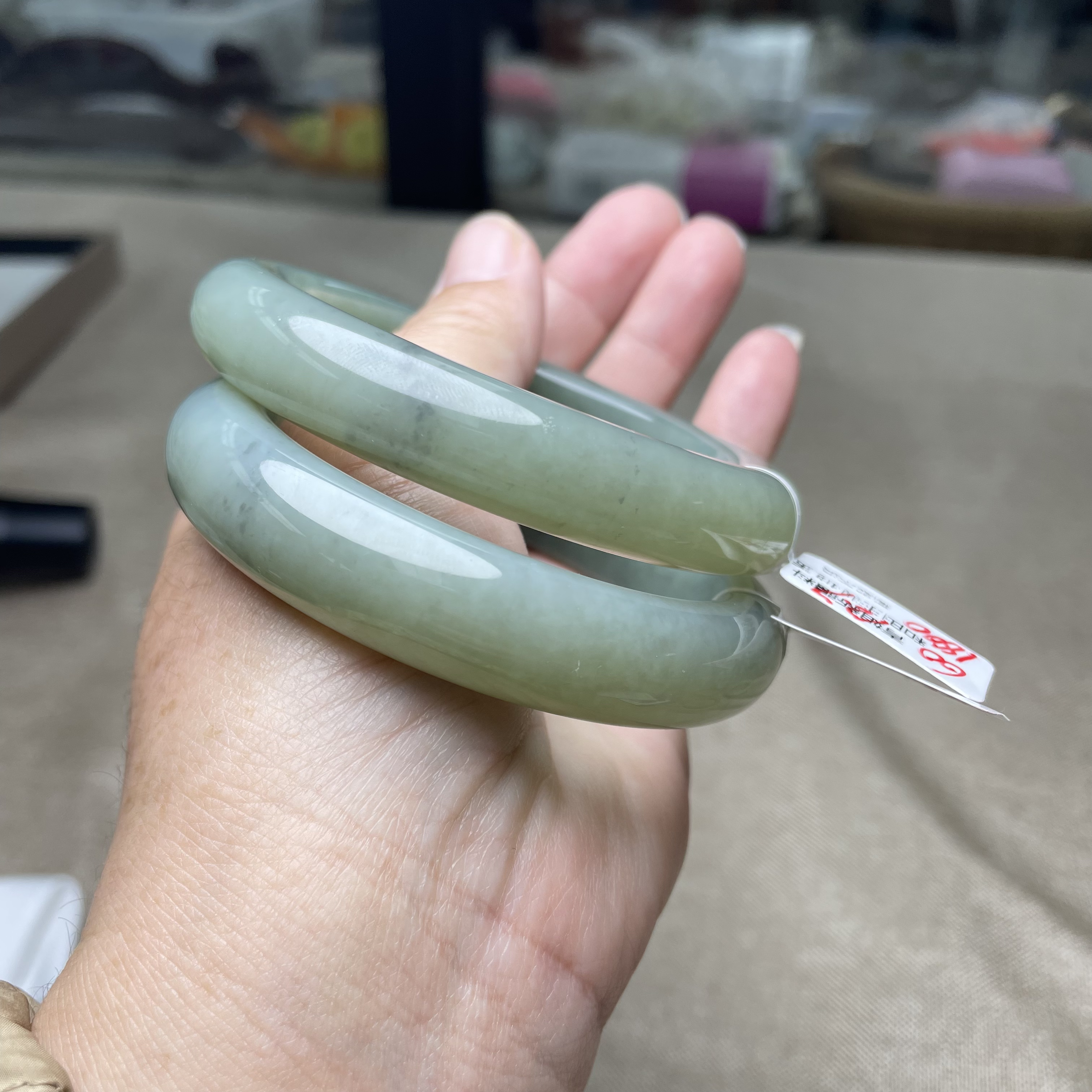 新疆和田玉手镯粉青飘墨特色料多样性发货拍一发一