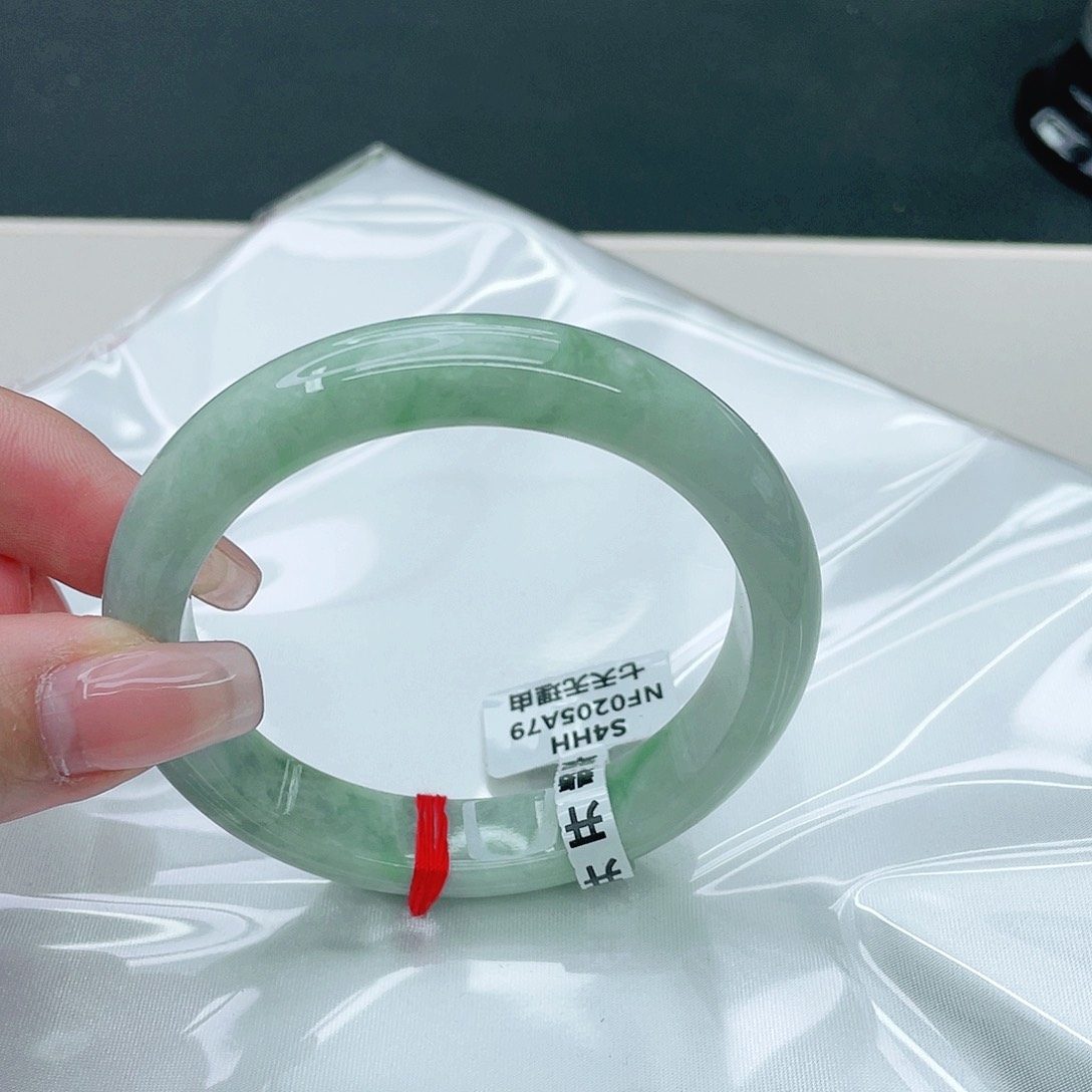 翡翠手镯未镶嵌正57.6