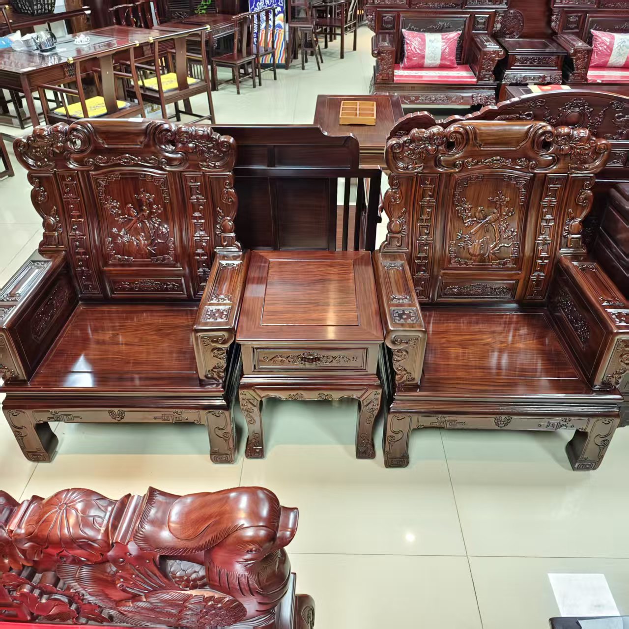 酸枝木 桃子花鸟三件套占地：长2.5m宽70