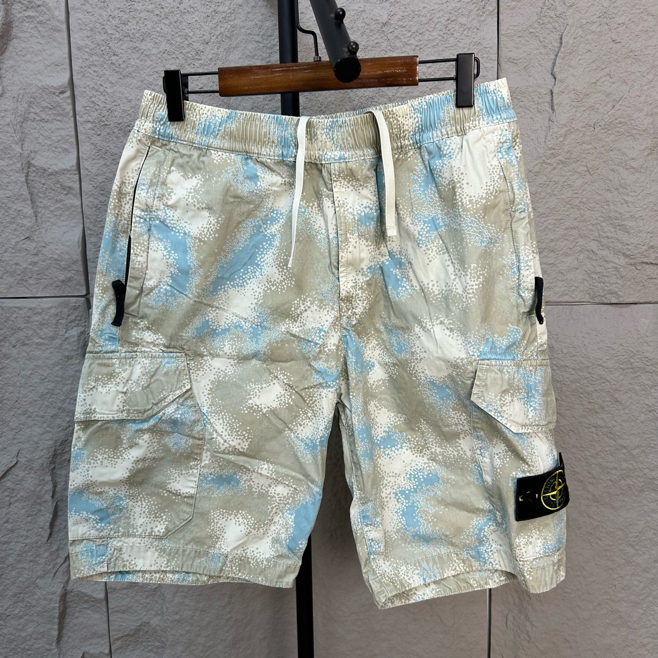 99新 STONE ISLAND 迷彩工装短裤 30码 ys001335
