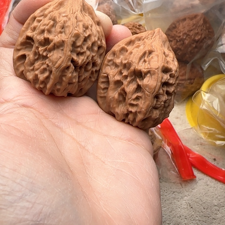 文玩核桃吊坠如**康鸡心