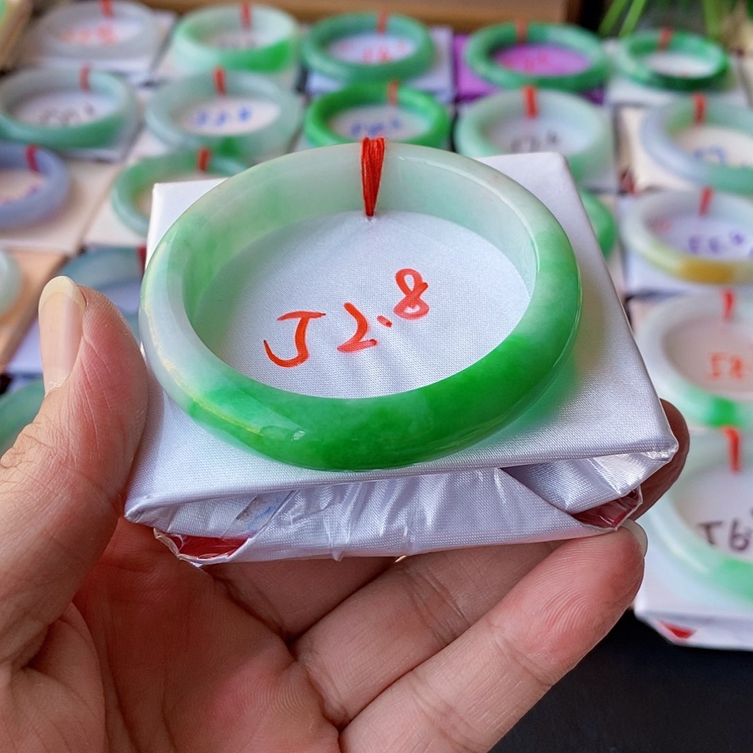 翡翠手镯未镶嵌爱****妮分单-2