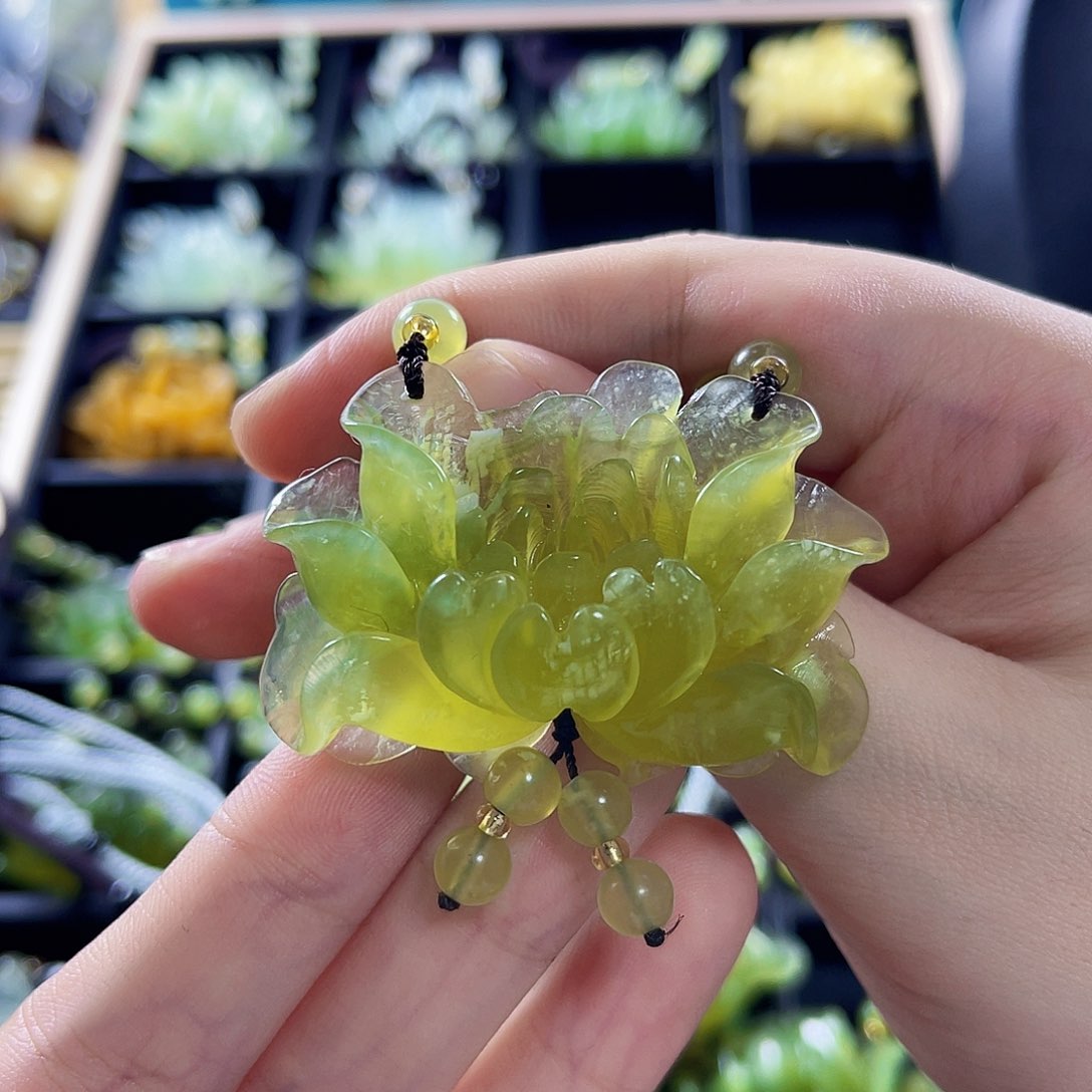 蛇纹石玉颈饰未镶嵌凌