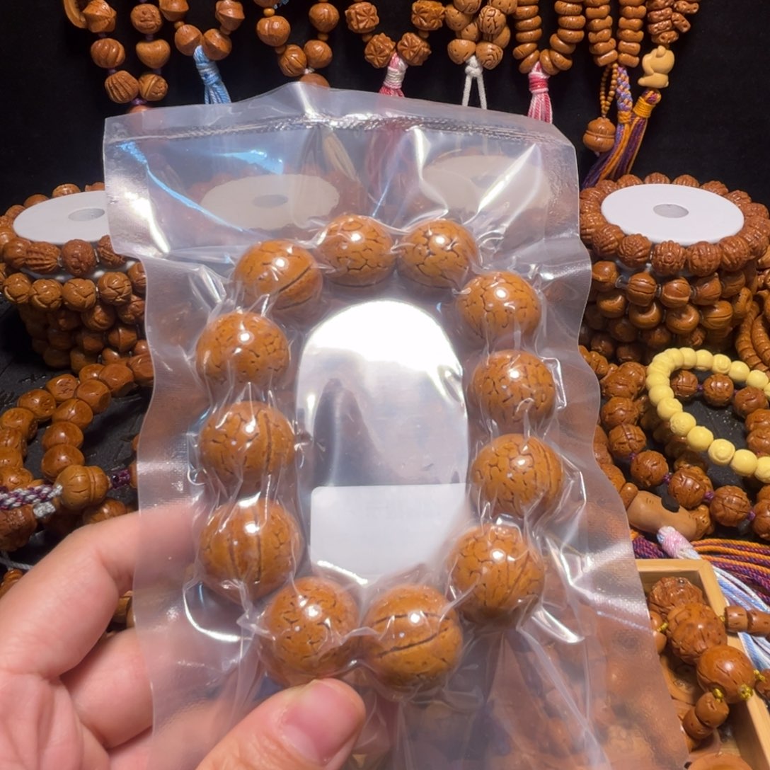 t***手串桃核大正圆手串