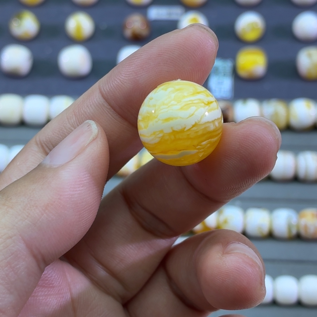 琥珀未镶嵌裸石16.4圆珠千层雪