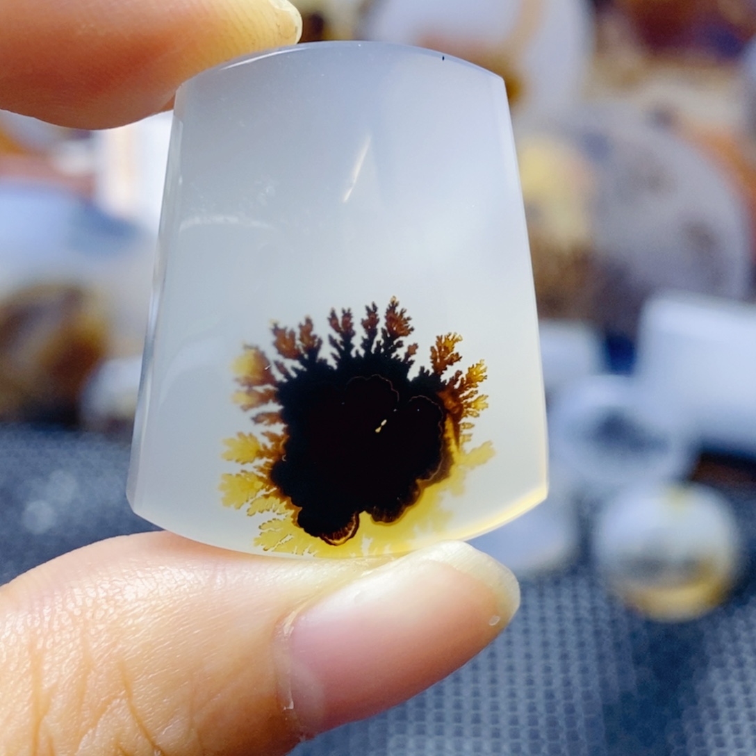 玛瑙/玉髓未镶嵌珠宝奇石