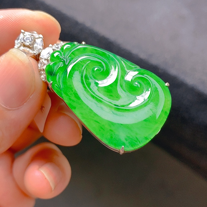 颈饰银S925镶嵌翡翠