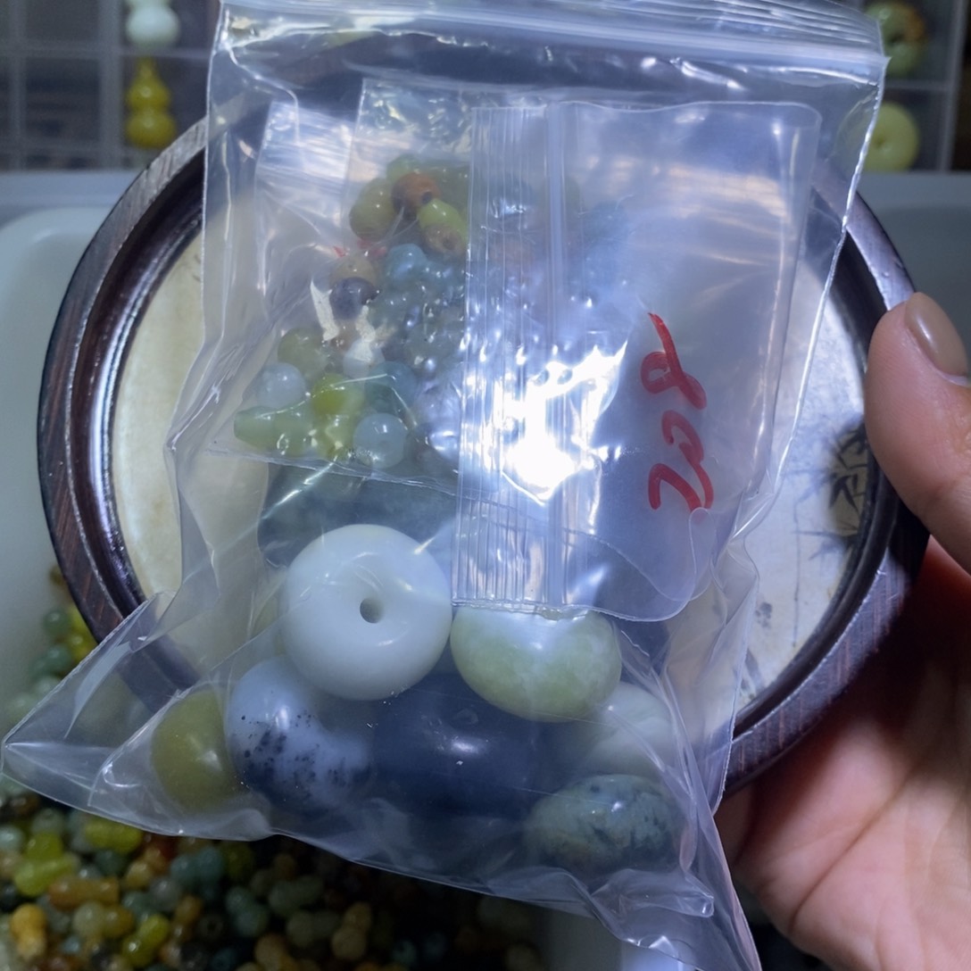 合金蛇纹石玉颈饰爱****?208
