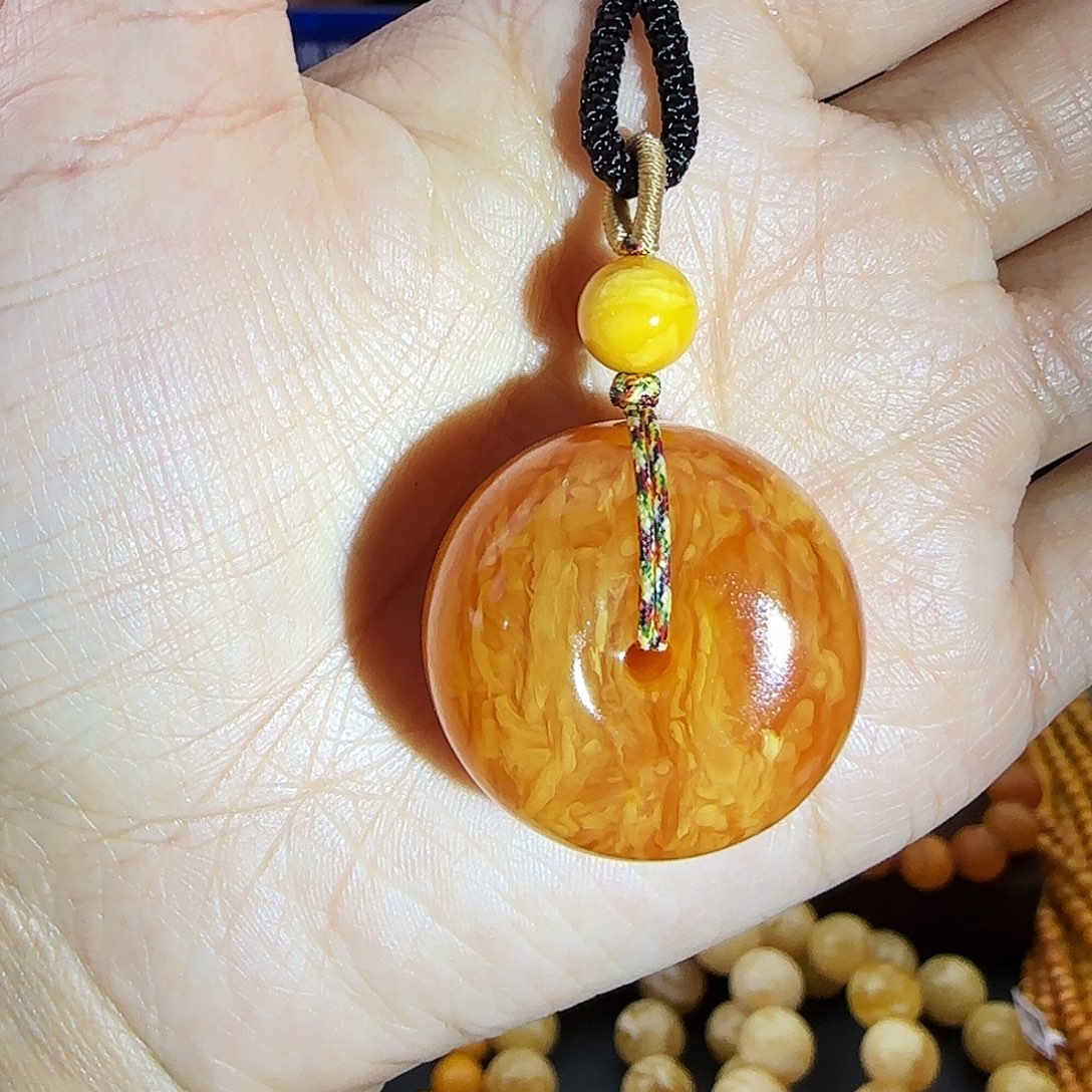 琥珀未镶嵌颈饰吊坠