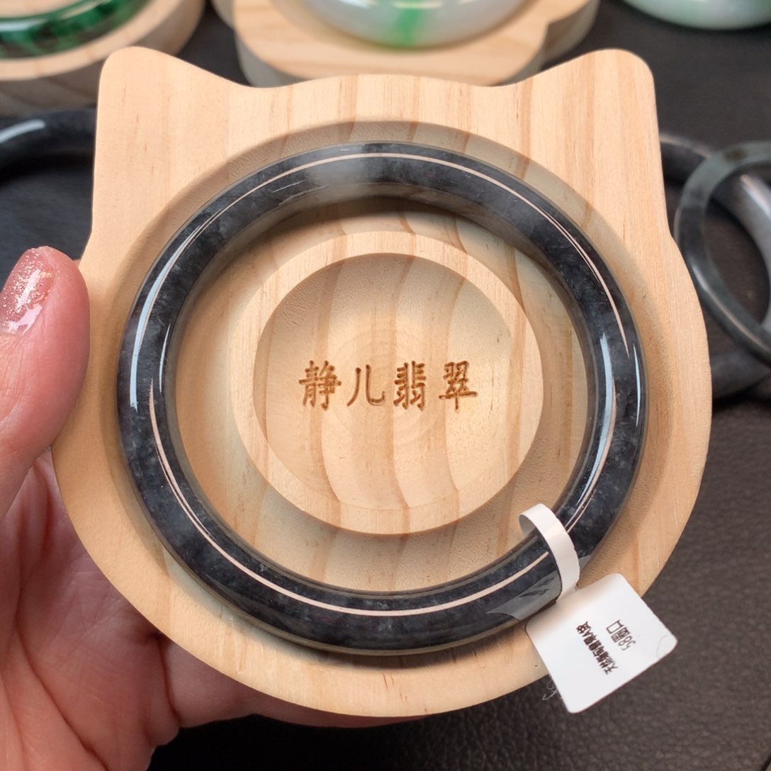 翡翠手镯未镶嵌58.5圈口