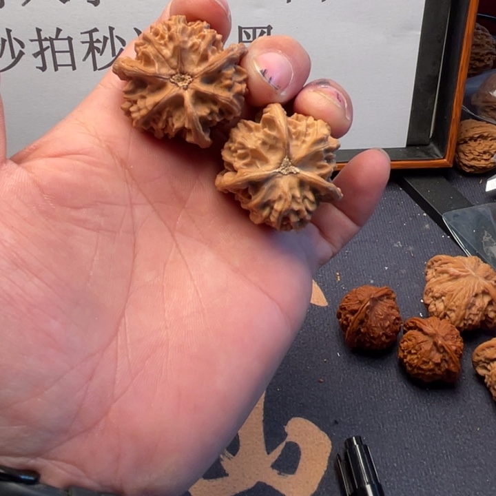 吊坠文玩核桃三棱