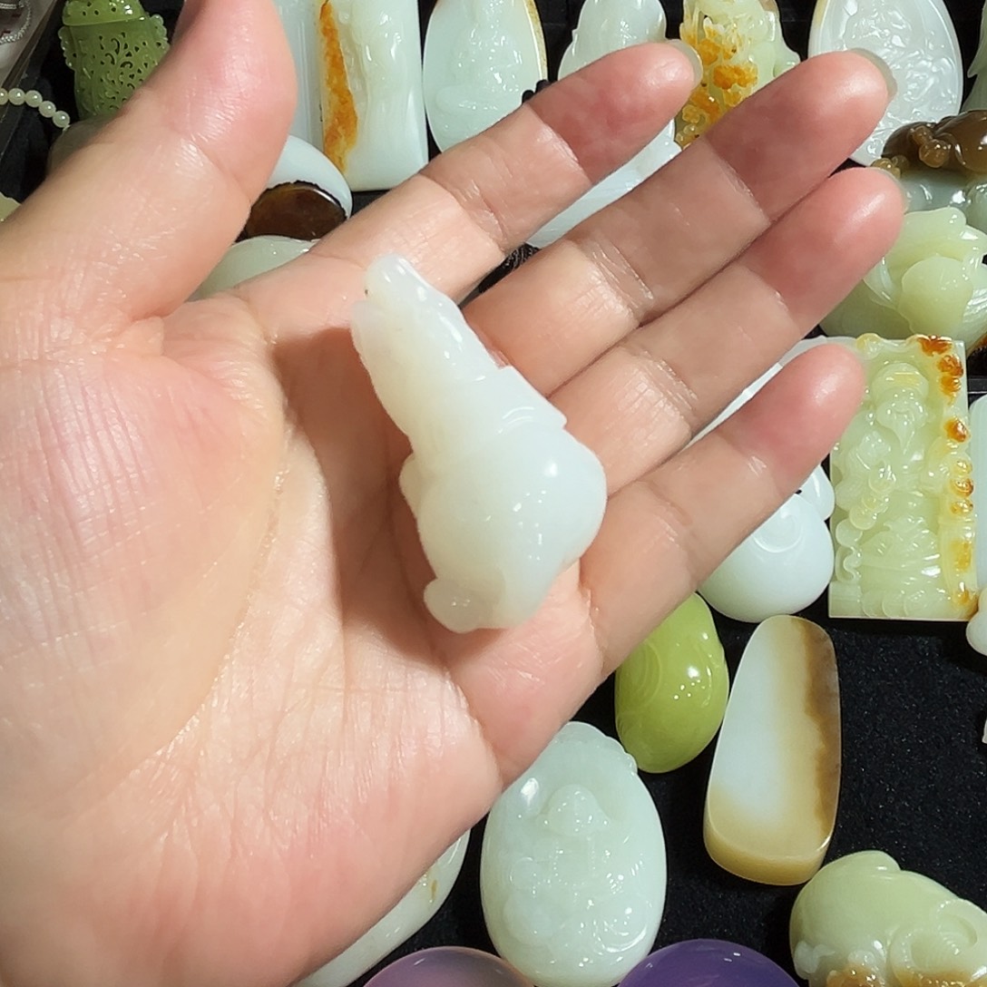 和田玉未镶嵌颈饰