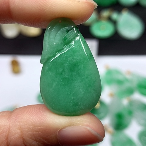 翡翠吊坠(不含链)18K金镶嵌