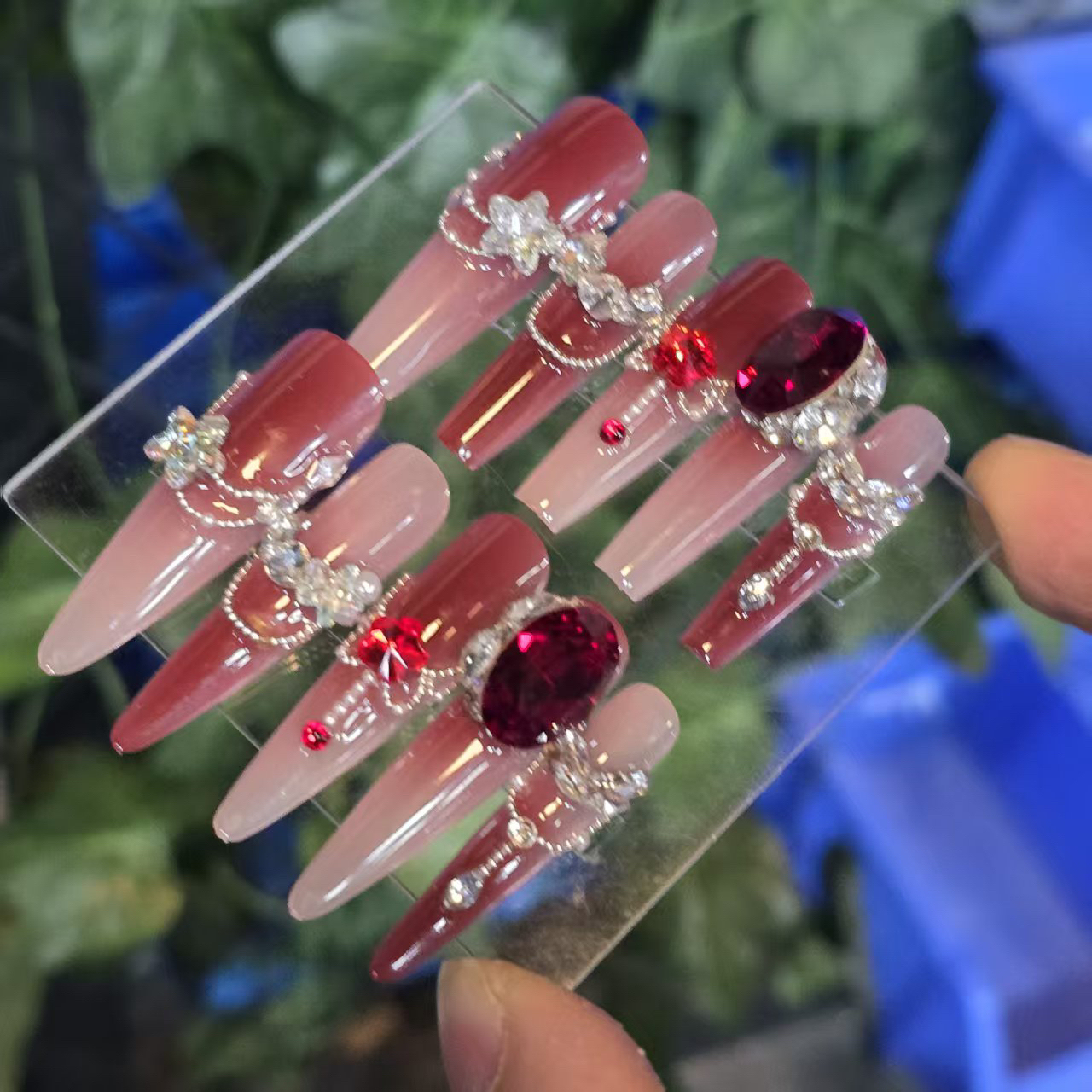 绯色暗胶丶(奥杰+小钢珠+无缝隙)珠宝级丶手工穿戴甲默认微瑕