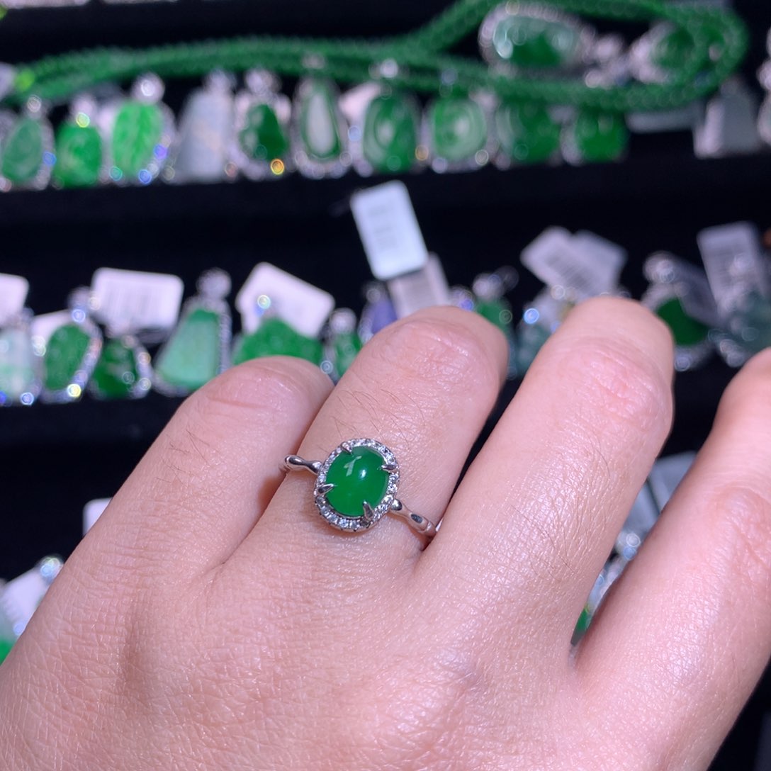 【闪购商品】银S925镶嵌戒指翡翠