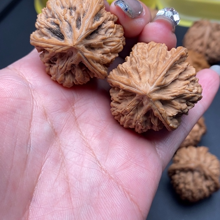 文玩核桃吊坠H*三棱