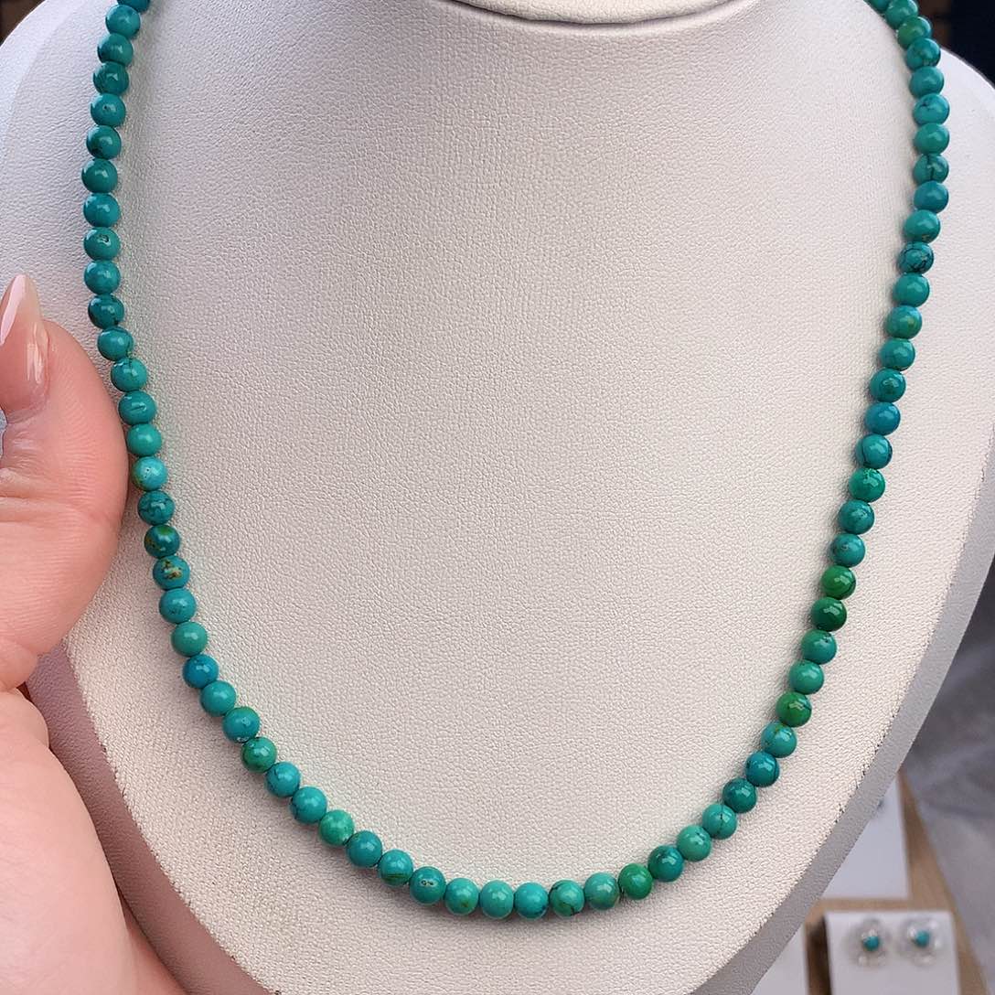 绿松石未镶嵌颈饰