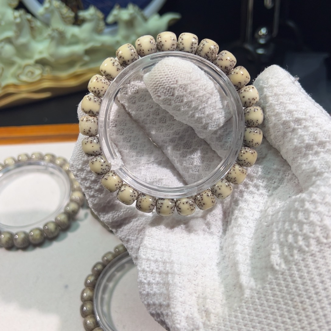 星月菩提吊坠卡9绿包白通体