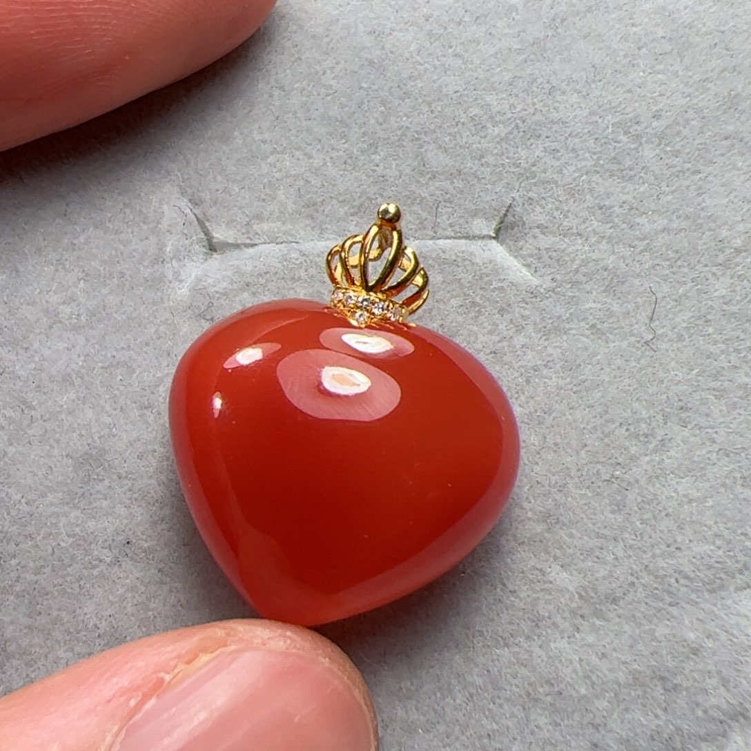 南红玛瑙吊坠18K金镶嵌