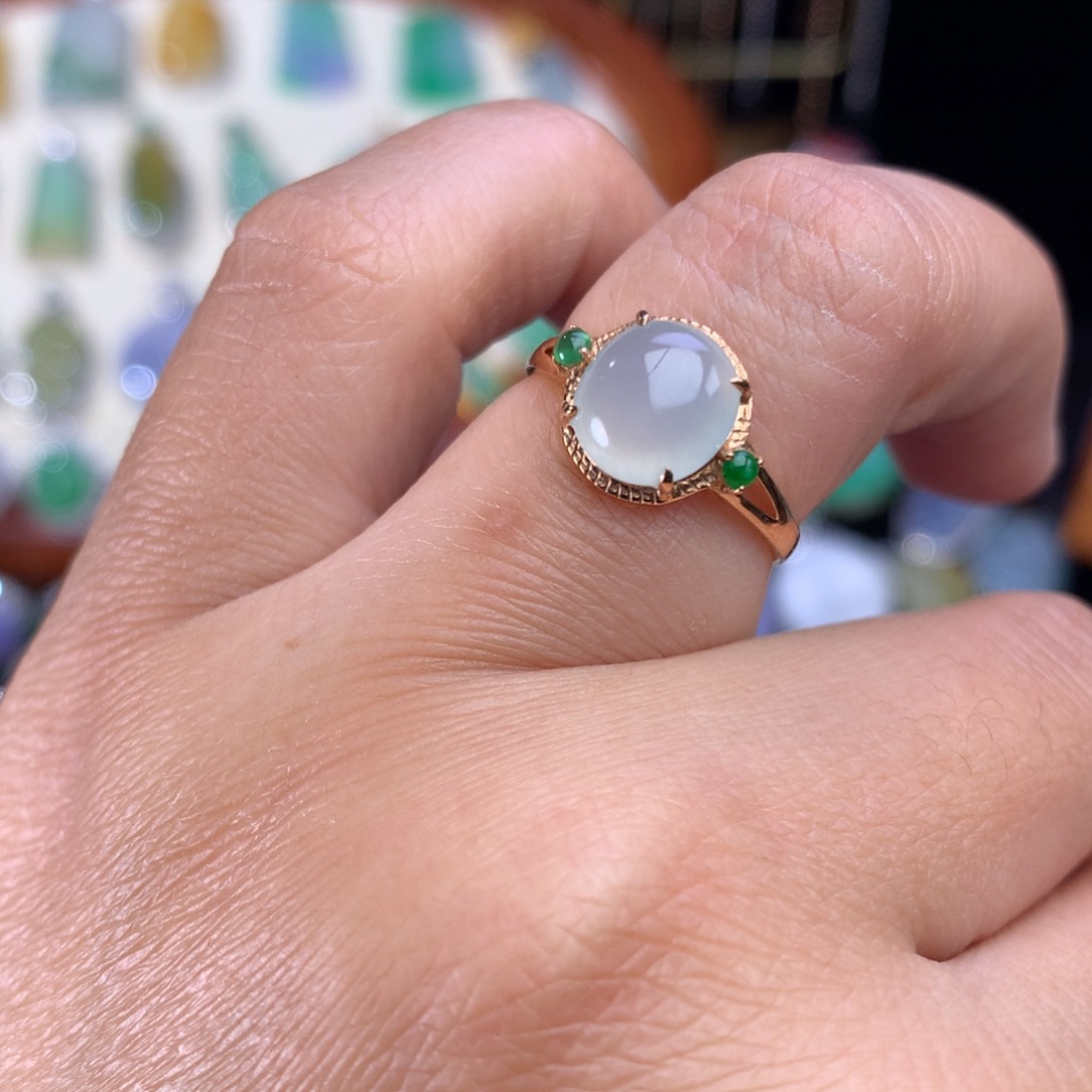 翡翠戒指18K金镶嵌蛋面戒指