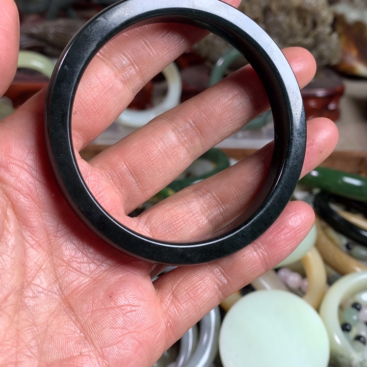 和田玉（糖玉）未镶嵌手镯