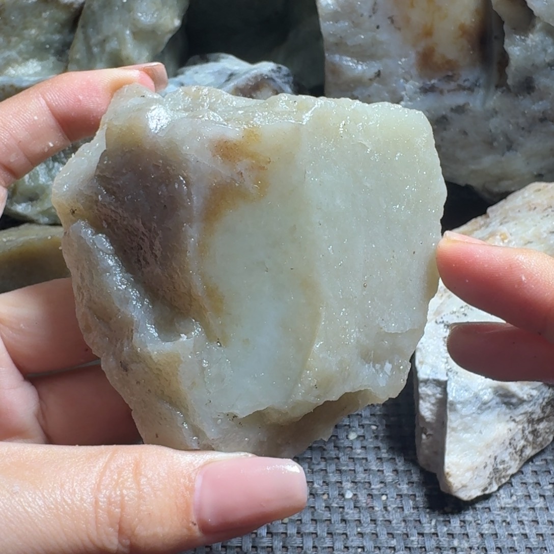 和田玉（糖玉）未镶嵌颈饰