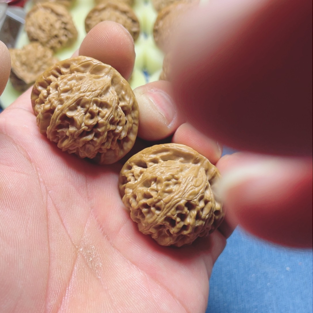 文玩核桃把件宫灯