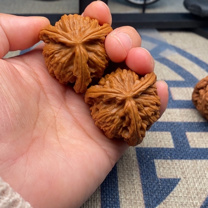 吊坠文玩核桃荔**秀三棱