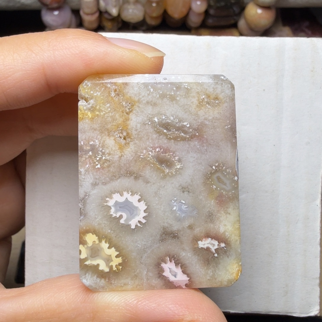 硅化玉未镶嵌闪闪共生