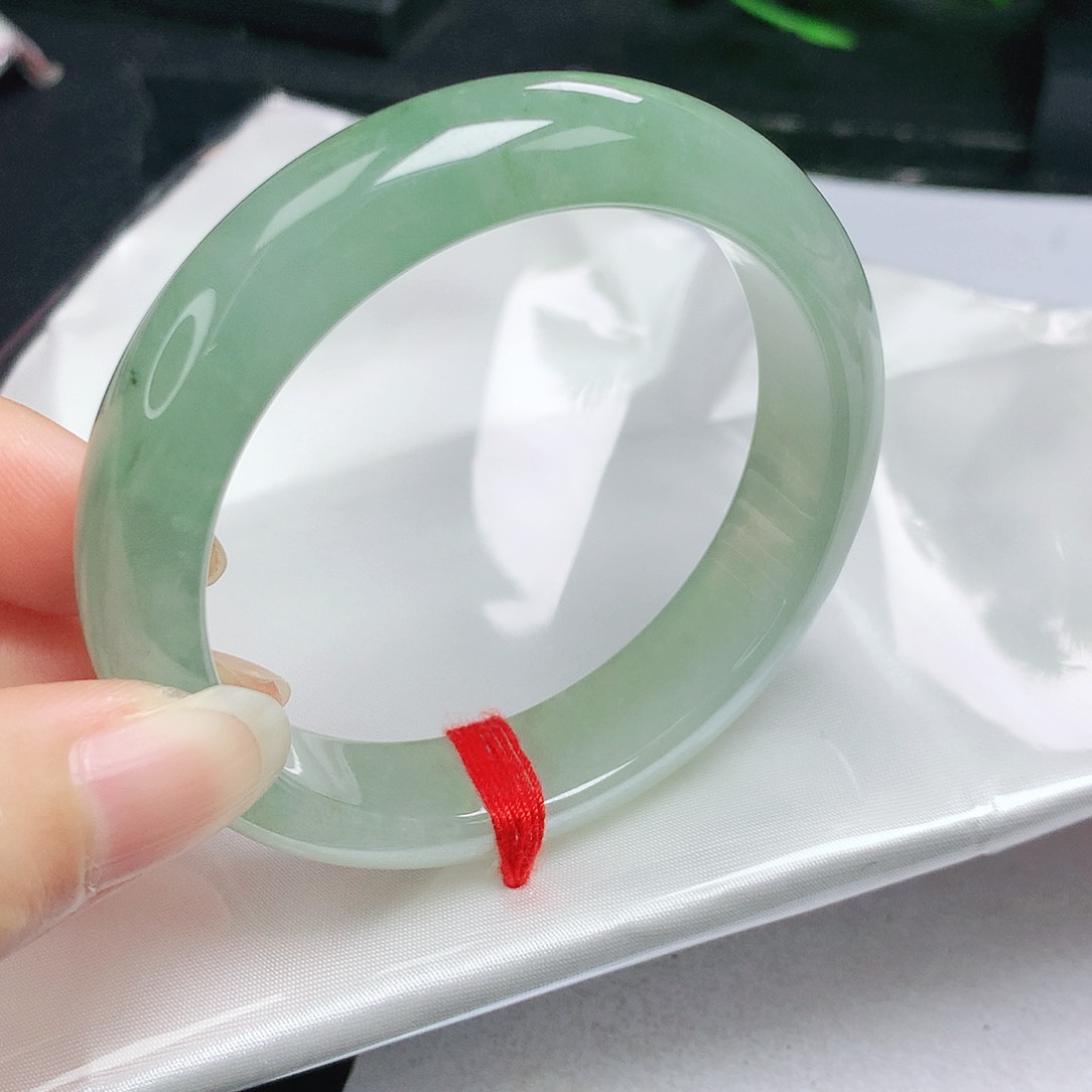 翡翠手镯未镶嵌正