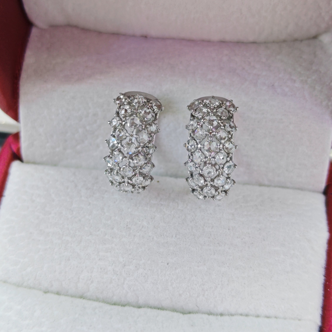 18K金天然钻石耳饰1.80 菠萝耳扣 时尚经典大方 宽耳扣