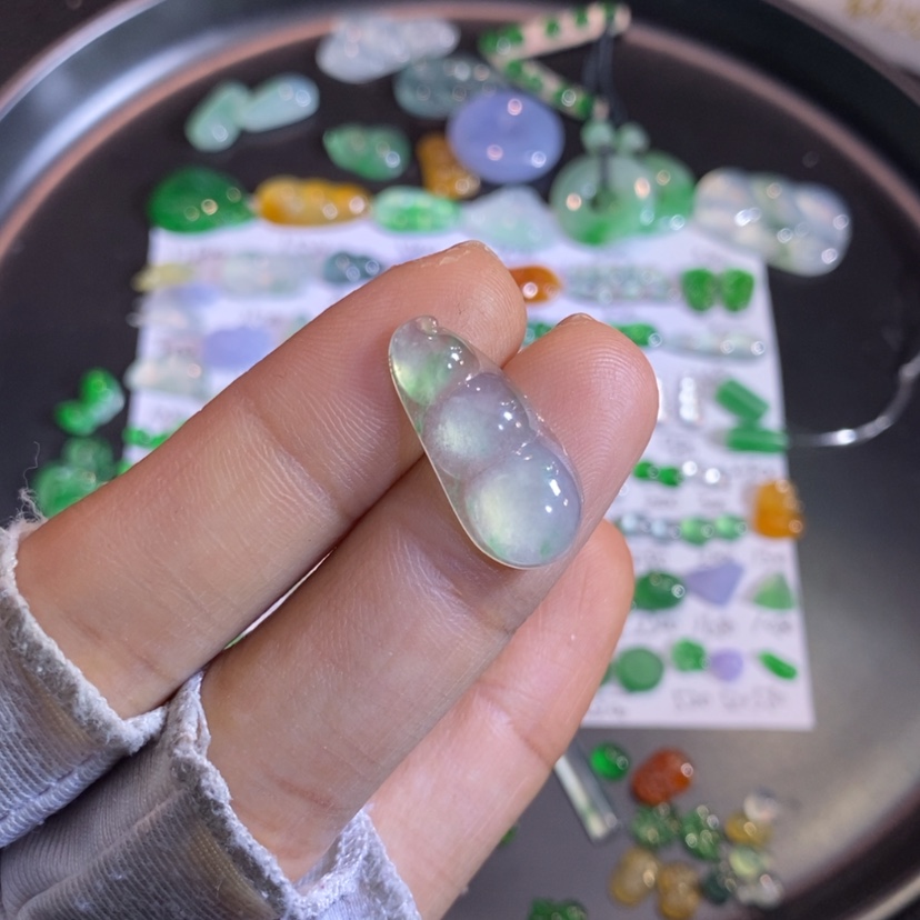 【闪购商品】翡翠未镶嵌挂件豆子