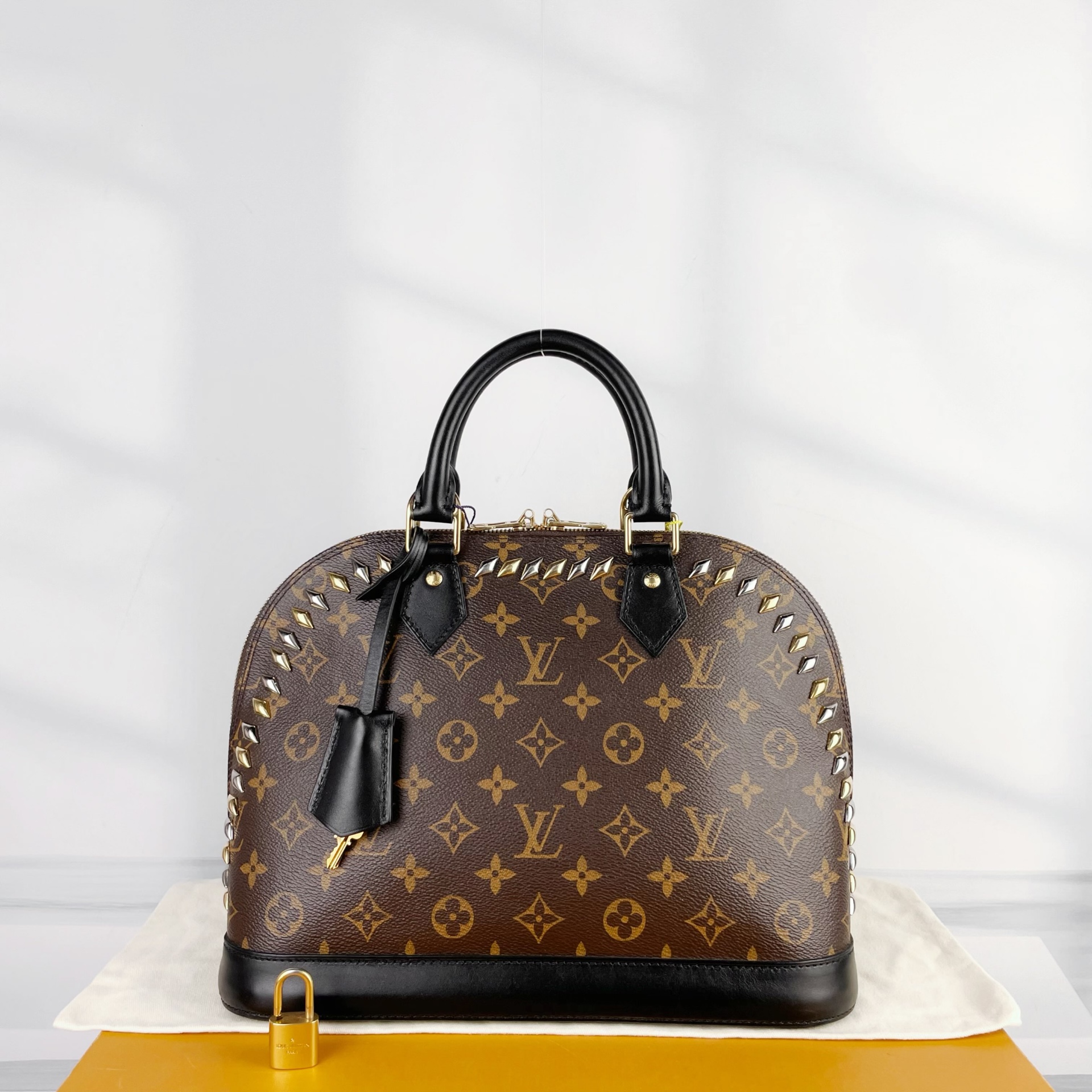 95新 LouisVuitton/路易威登 小野专属/95新/LV/单肩包/DY1819