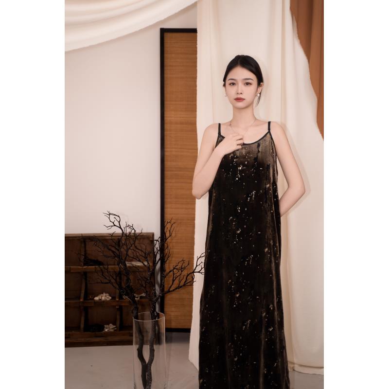 浔象丝绸『点金』丝绒吊带连衣裙