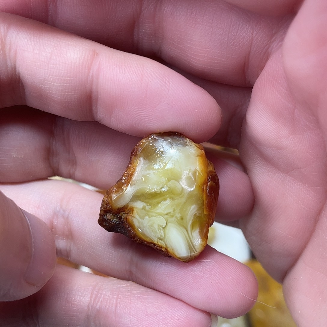 定制琥珀未镶嵌原矿琥珀